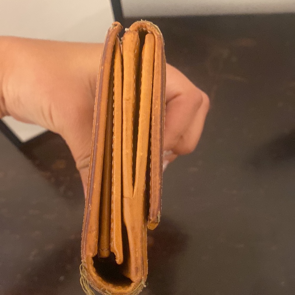 Authentic Gucci Wallet - Picture 12 of 16